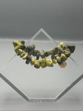 Yellow turquoise chip bracelet